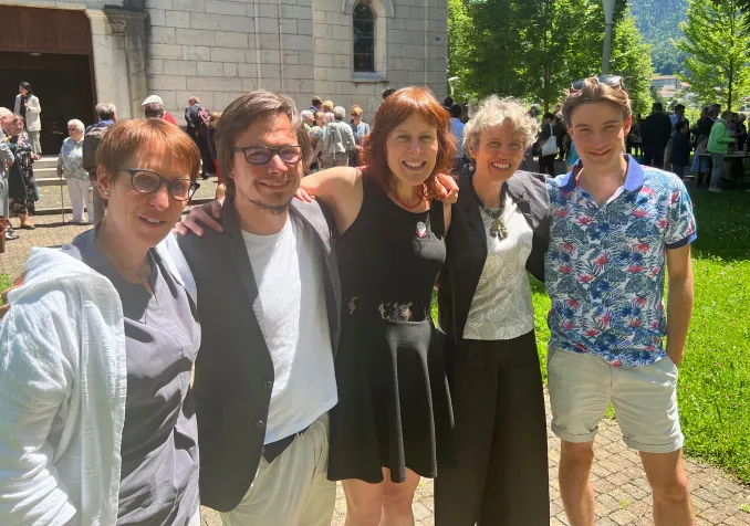 Consécration des nouveaux ministres: Florence Hostettler, Quentin Jeannerat, Sarah Vollert, Valérie Gafa et Matthieu Mérillat. © DR