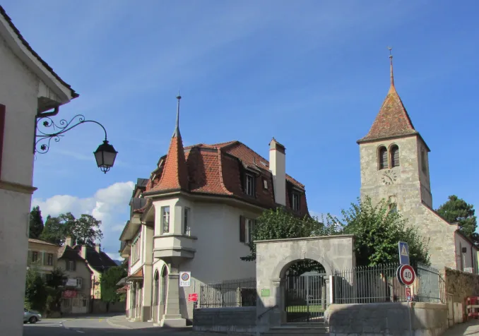Temple de Bevaix (©René Hourdry, CC BY-SA 4.0 Wikimedia Commons)