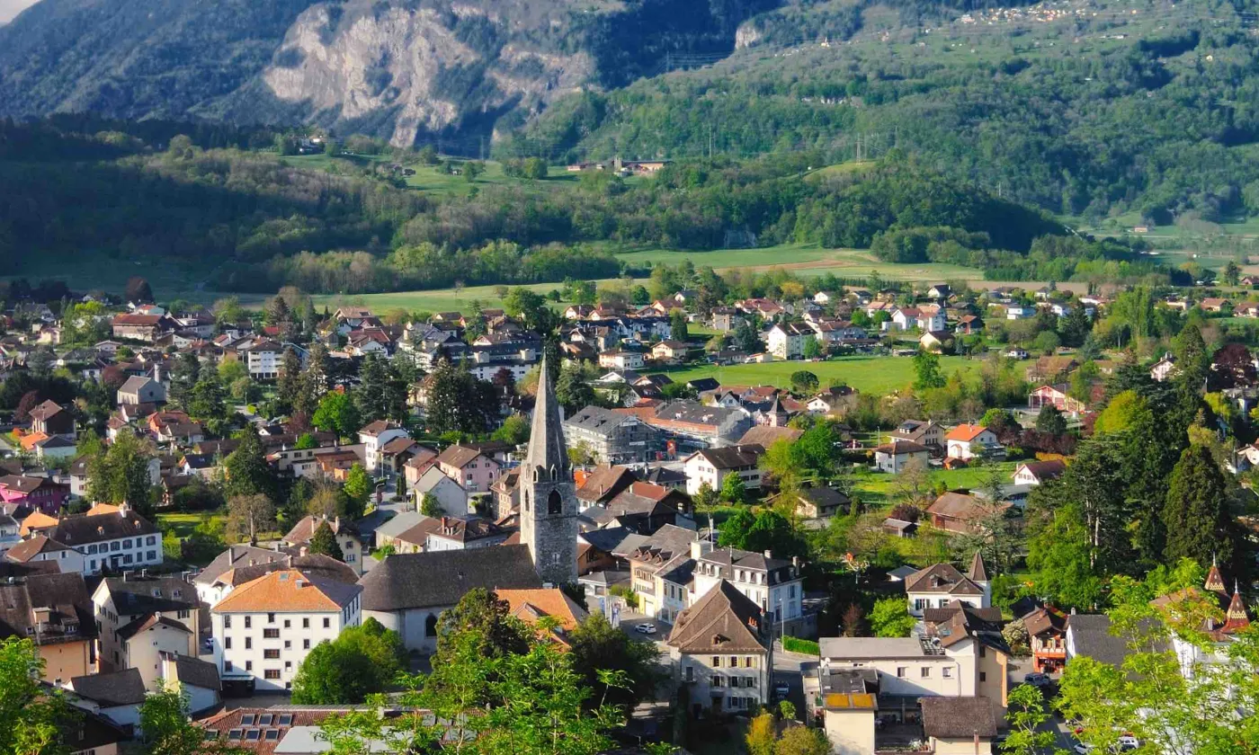 Bex (©Zacharie Grossen, CC BY-SA 4.0 Wikimedia Commons)