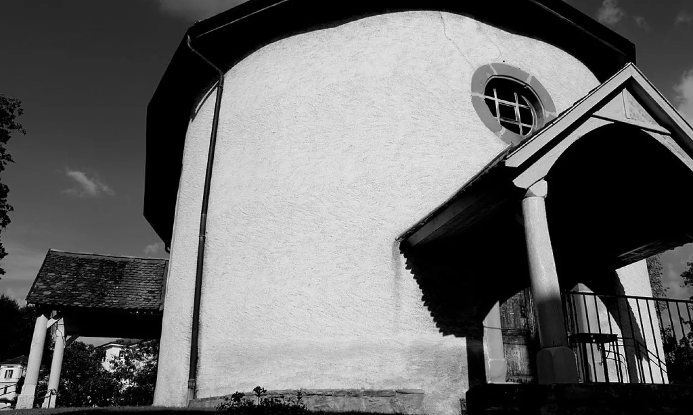 Oron,_Eglise_réformée,_entrée_principale (©Odrade123, CC BY-SA 3.0 Wikimedia Commons)