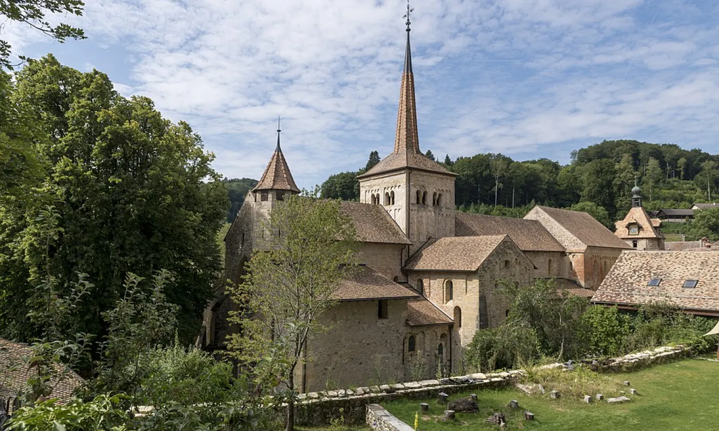 Abbatiale de Romainmôtier ©Trisente, CC BY-SA 4.0 Wikimedia Commons